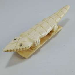Vintage Hand Carved Buffalo Bone Crocodile Figurine Ethnic Art Collectible 56gr