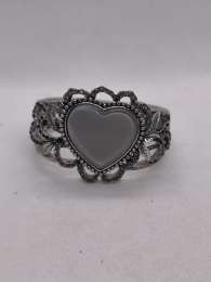 Elegant Silver-Plated Women’s Cuff Bracelet with Heart & Floral Artistic Design