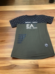 Summer T-shirt in distinctive colors, size S