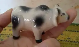 Mini Vintage Figure Cow Porcelain Statue Art Decor Hand Figuren White & Black