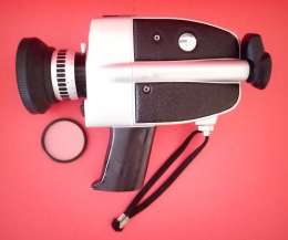 Vintage Design / Bauer C20. Super 8 Movie Camera & Case / in good condition.