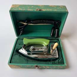 Vintage Electric Clothes Travel Iron Vulcan W400 in Original Box Working