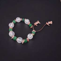 Al-Thuwar Tower bracelet made of precious stones such as jade and rose quartz