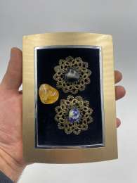 Agate Sasha And Eyeball Small Stones Lots of 3 Stones Inside A Framed Gift Cute