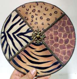 Decorative Plate Black Gold Resin Vintage Handmade Art Wall Round Plaque 10.6