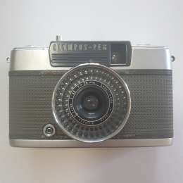 Olympus Pen EE-S Half-Frame 35mm Film Camera  Excellent Condition Fully Function