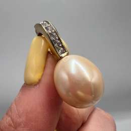 Vintage CIRO Pearl Gold Tone Pendant Signed Teardrop Drop Elegant Classic Jew