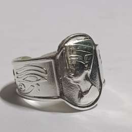 Ancient Egyptian Pharaoh Ring – Silver-Plated Jewelry with Eye of Horus Design
