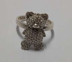 A 925 silver ring studded with shiny zircon, elegant and shaped like a bear