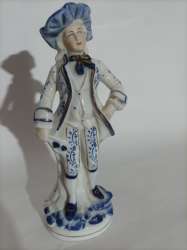 A masterpiece of white and blue porcelain, hand-carved and inlaid with gold wate