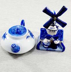 Vintage Holland Delft Blue Windmill Boy & Girl Kissing Hand Painted Figurine