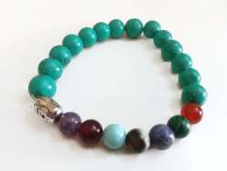 Stone bracelet with seven trendy multi-colored beads